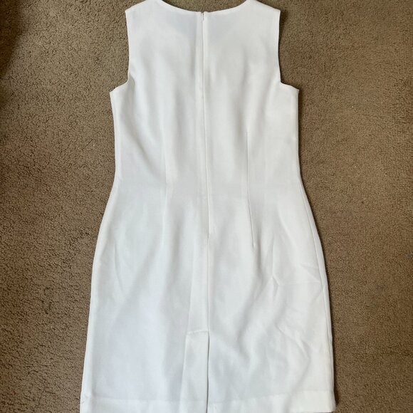 Karen Scott White Sheath Dress | Sleeveless V-Neck | Size 8 - Picture 2 of 3